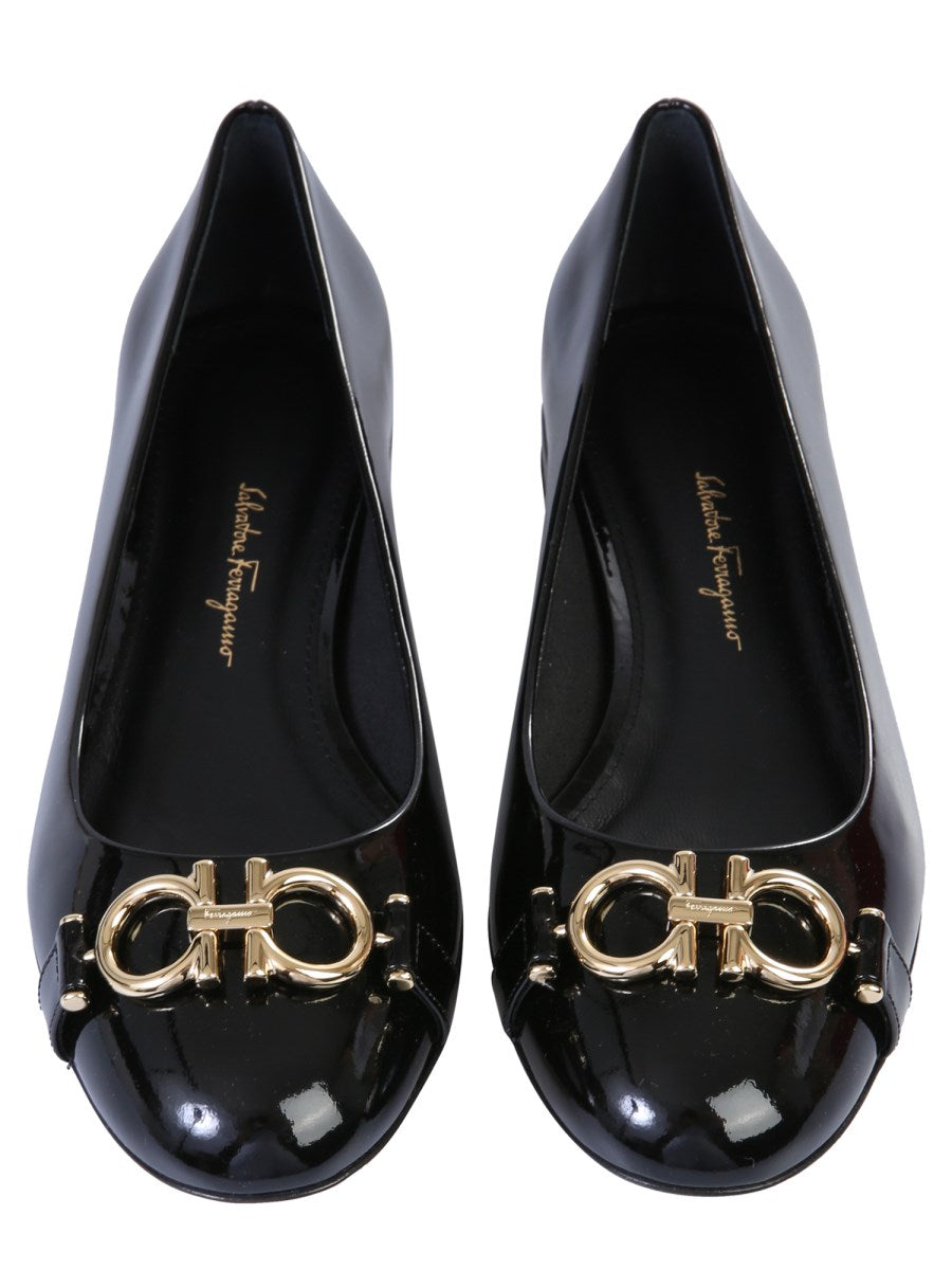 Salvatore Ferragamo Garda Gancini Flat Black
