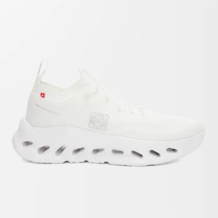 on Cloudtilt LOEWE White