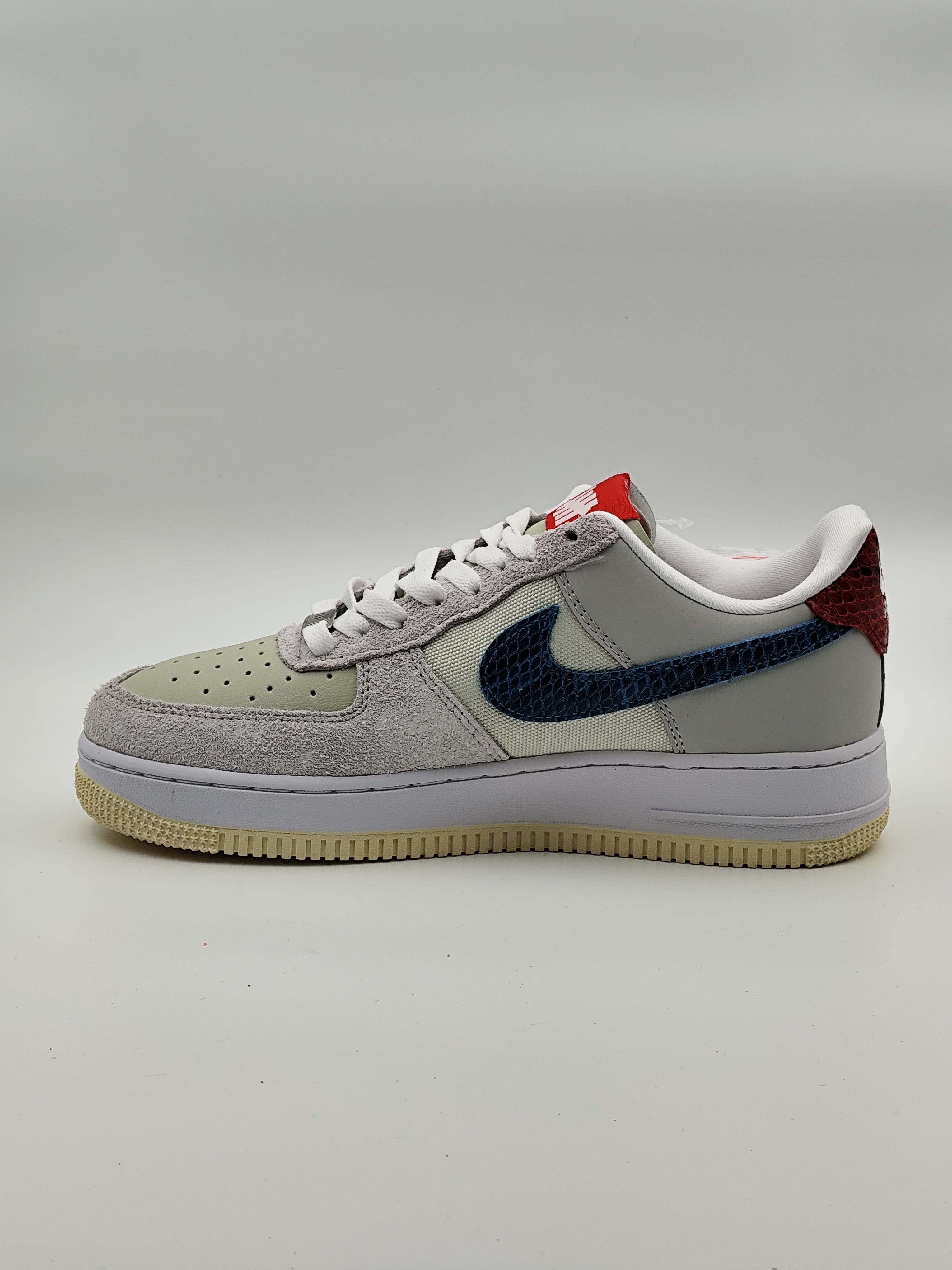 Nike Air Force 1 "Undefeated Grey"