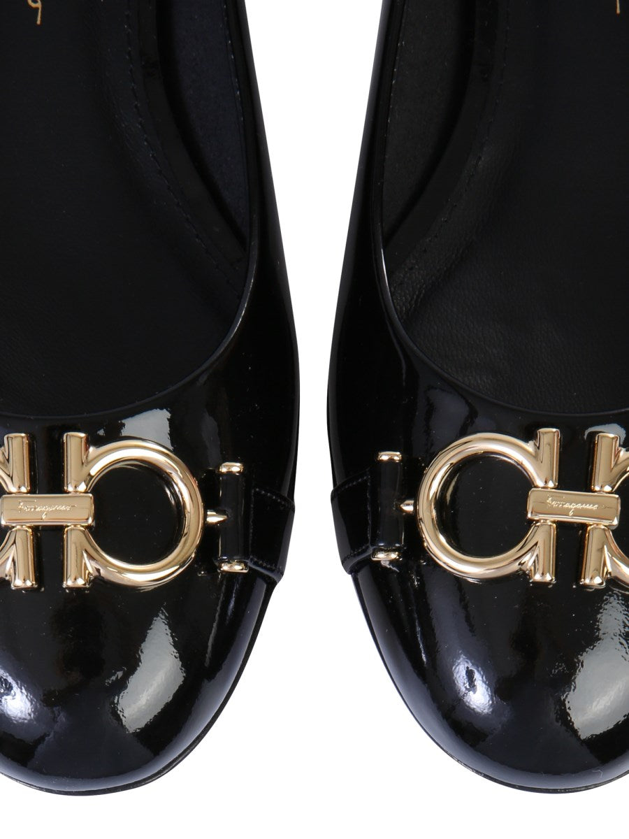 Salvatore Ferragamo Garda Gancini Flat Black