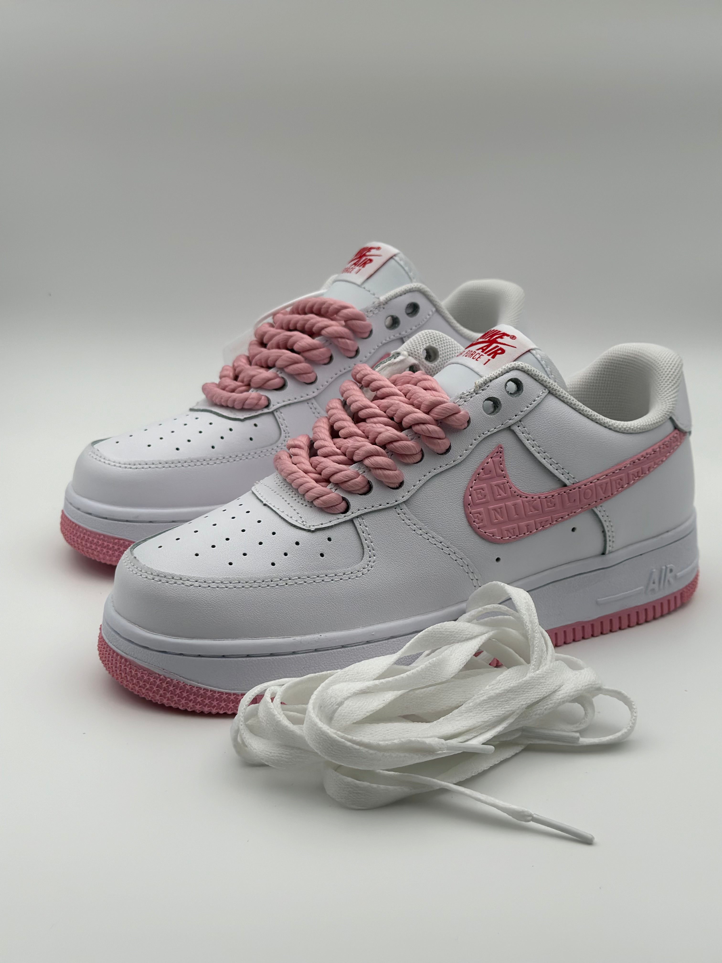 Nike Air Force 1 "Valentine's"