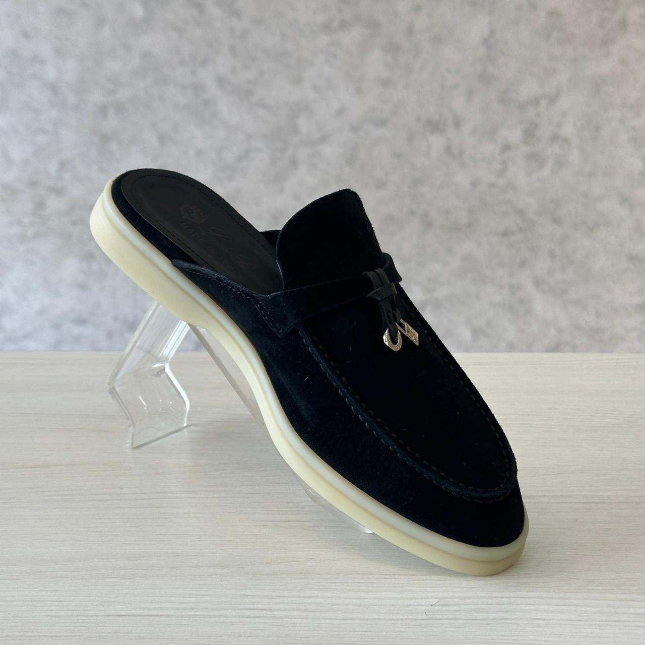 Loro Piana sleeper Charm black