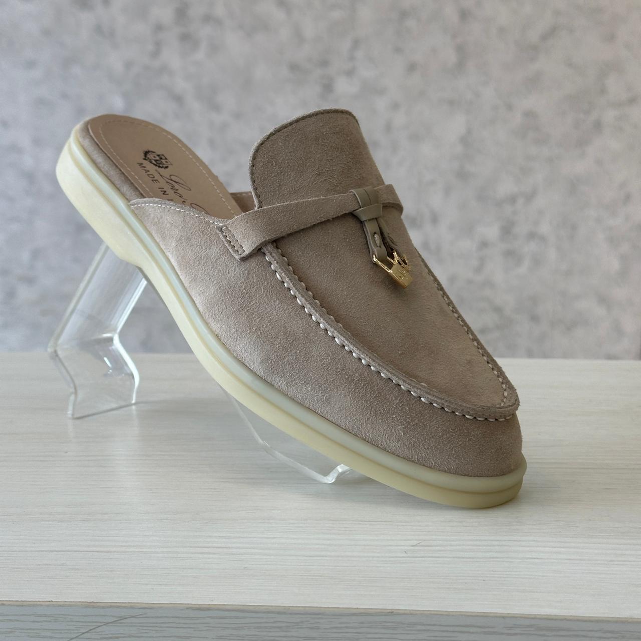 Loro Piana sleeper Charm beige