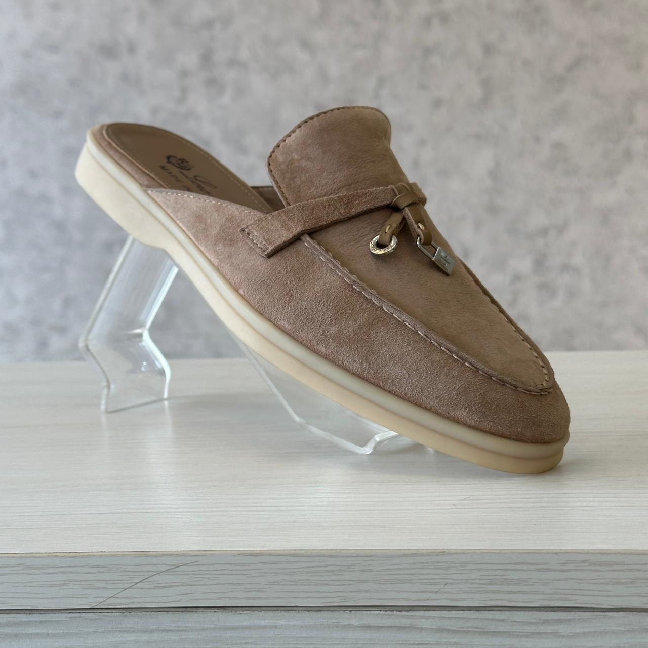 Loro Piana sleeper Charm beige