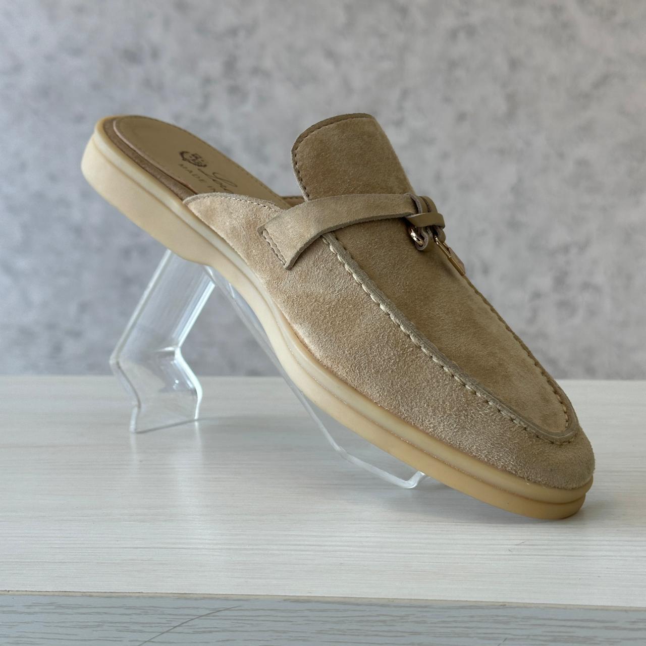 Loro Piana sleeper Charm beige