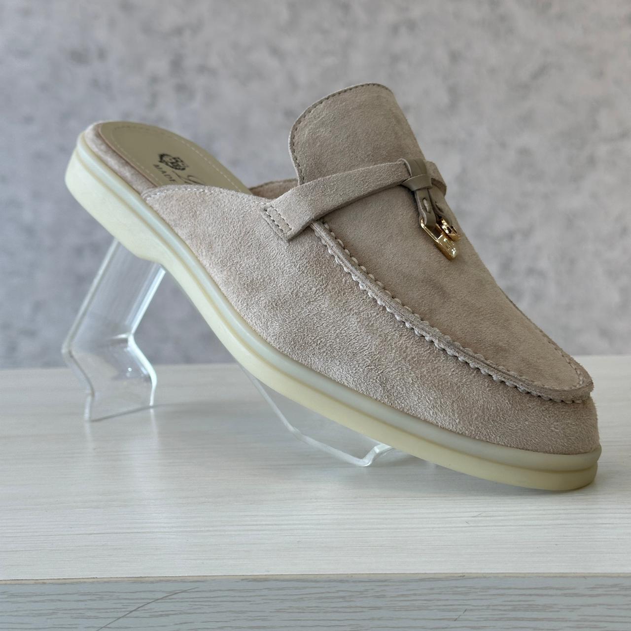 Loro Piana sleeper Charm beige