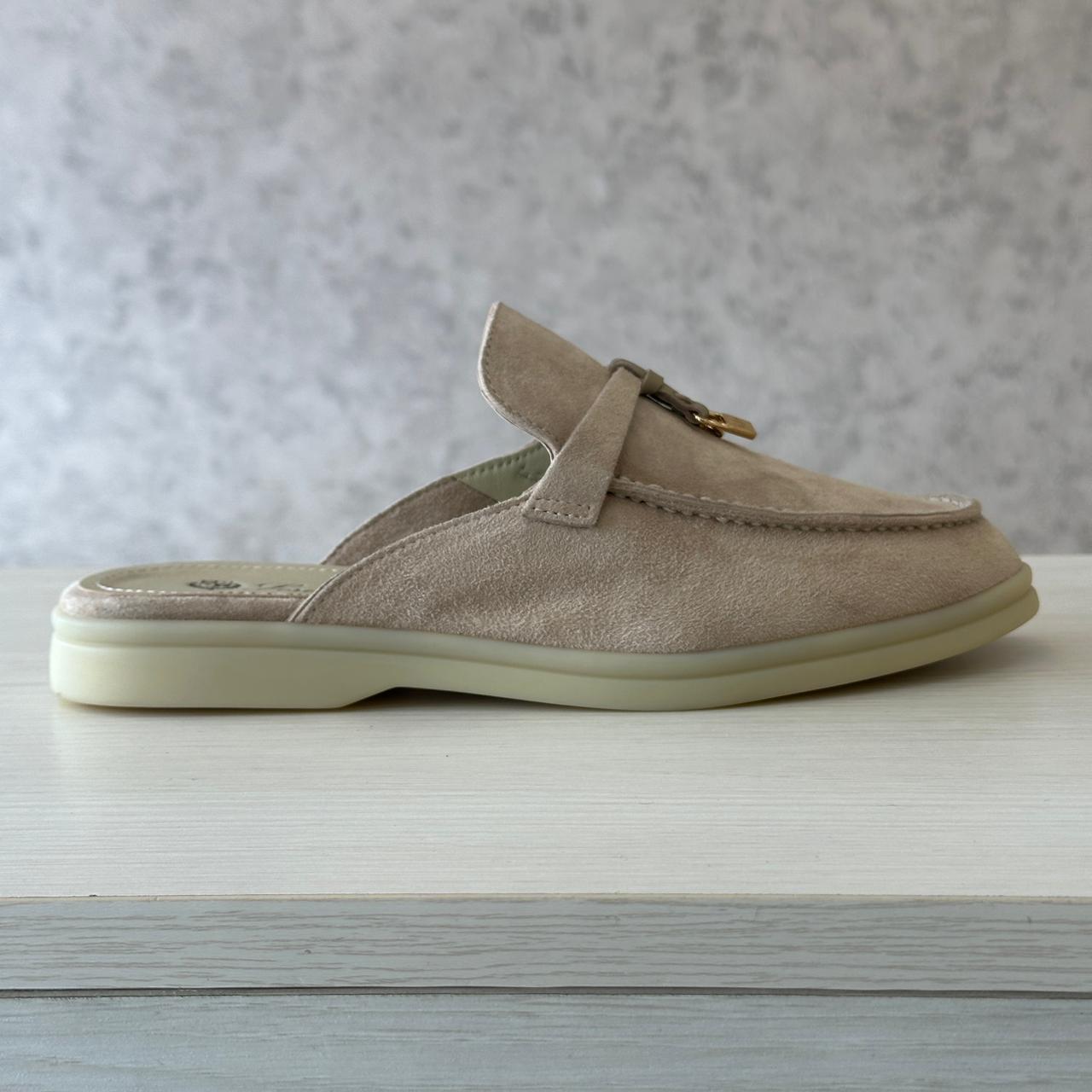 Loro Piana sleeper Charm beige