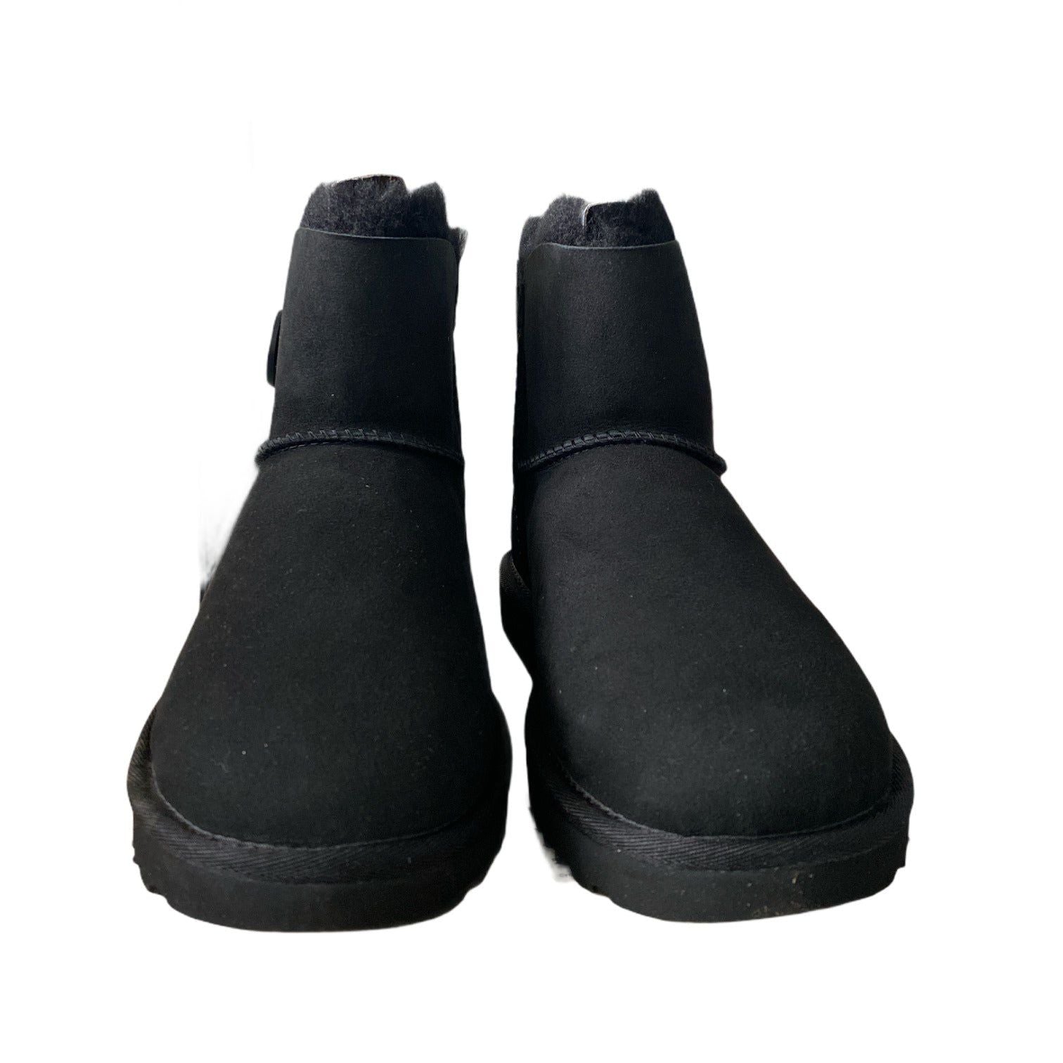 UGG Mini Bailey Button "Black"