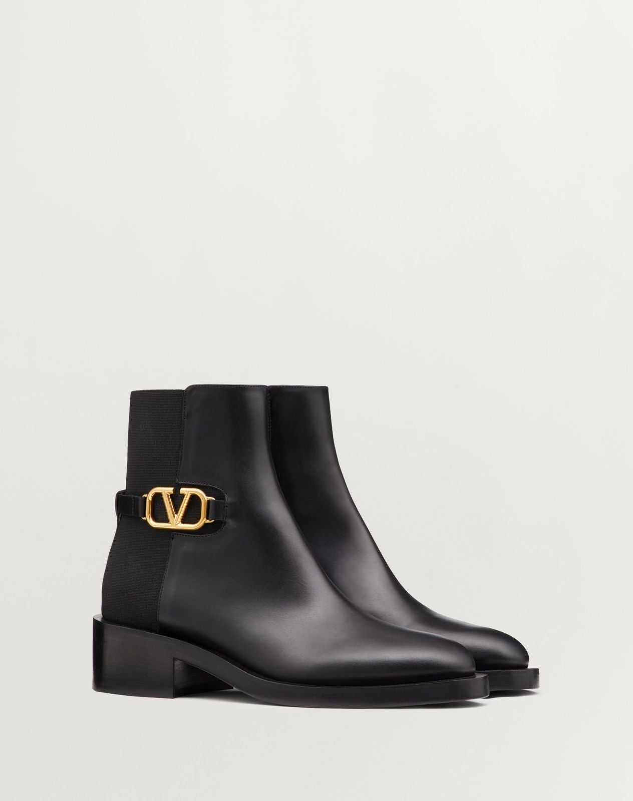 Valentino Garavani Vlogo Signature "Black"