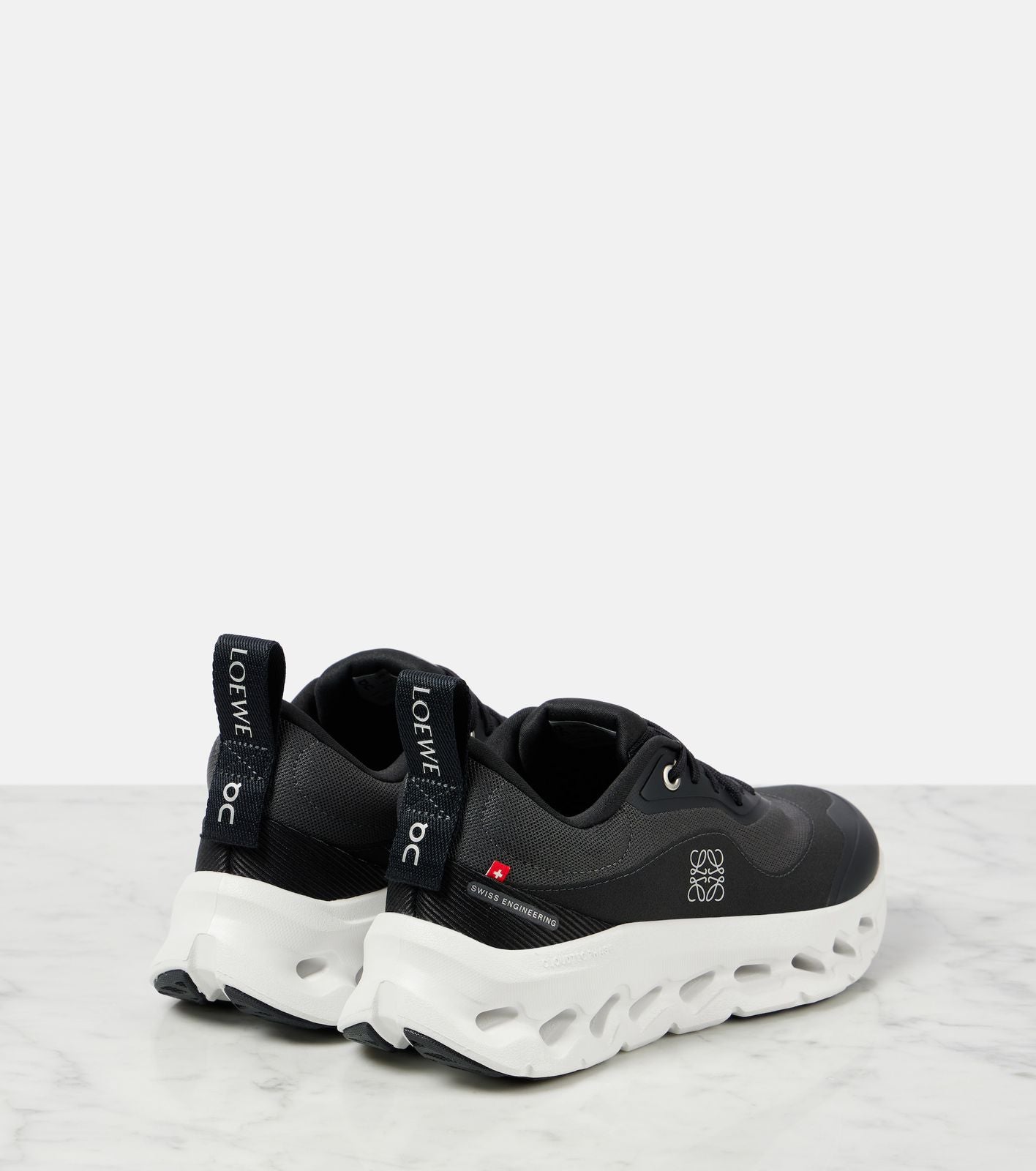 ON X LOEWE CLOUDTILT 2.0 "Black"
